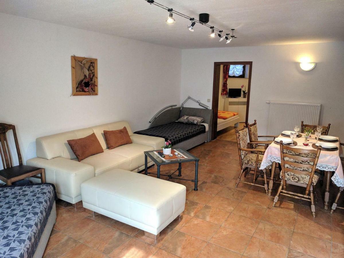 Ferienwohnung Mit Terrasse 그림마 외부 사진