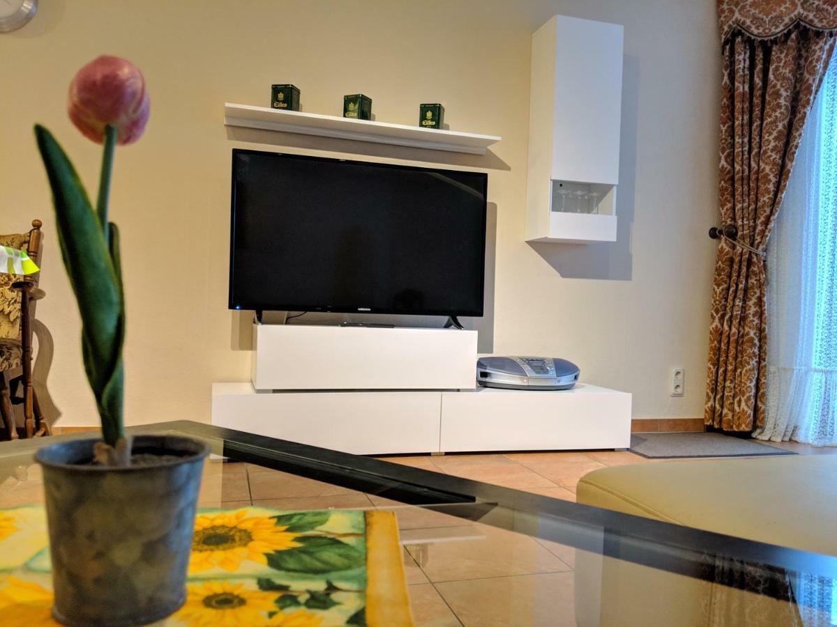 Ferienwohnung Mit Terrasse 그림마 외부 사진